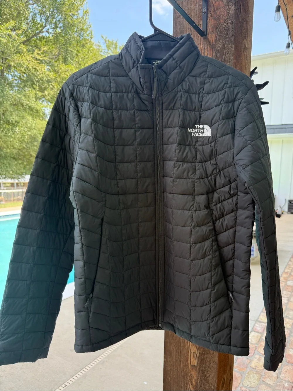 The North Face Men’s Black Quilted Insulated Jacket in Black size Small
